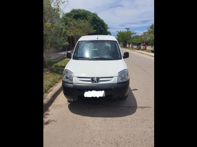Autos Venta Santiago Del Estero Vendo Peugeot partner 1.6  hdi furgon confort con poco kilometraje