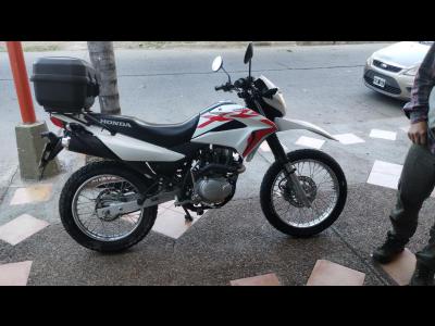 Motos Venta Santiago Del Estero Vendo Honda XR 150  2019 titular. 28.000km, Excelente estado. Con transferencia inmediata